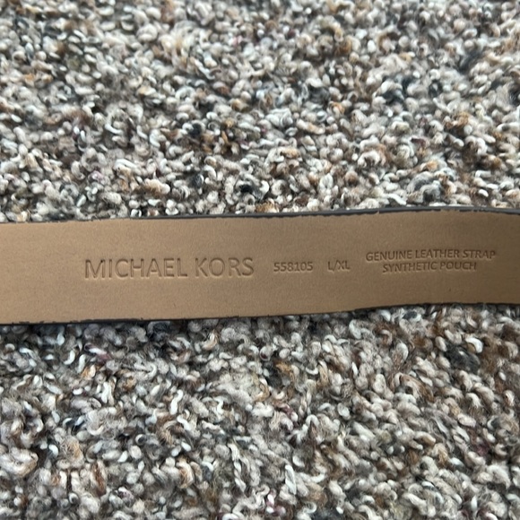Michael Kors belt bag - Picture 6 of 9